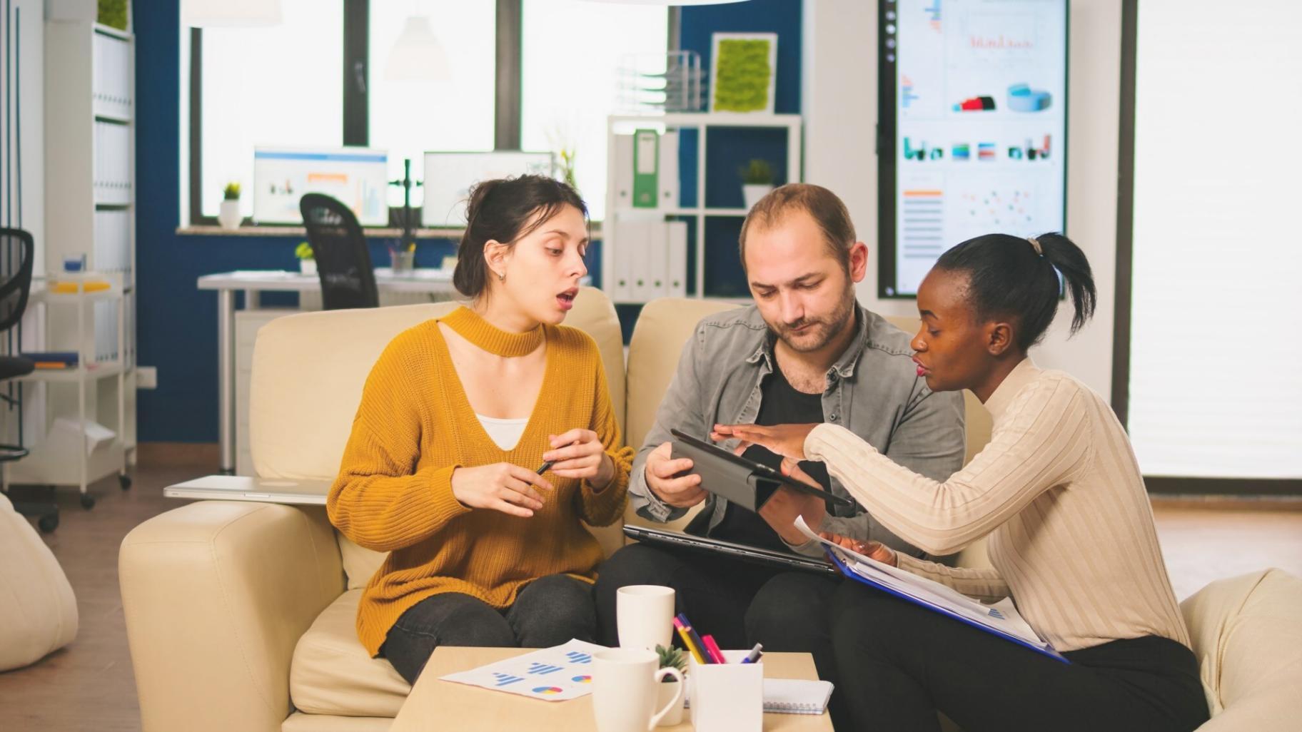 Persona in riflessione durante un momento di crescita interiore